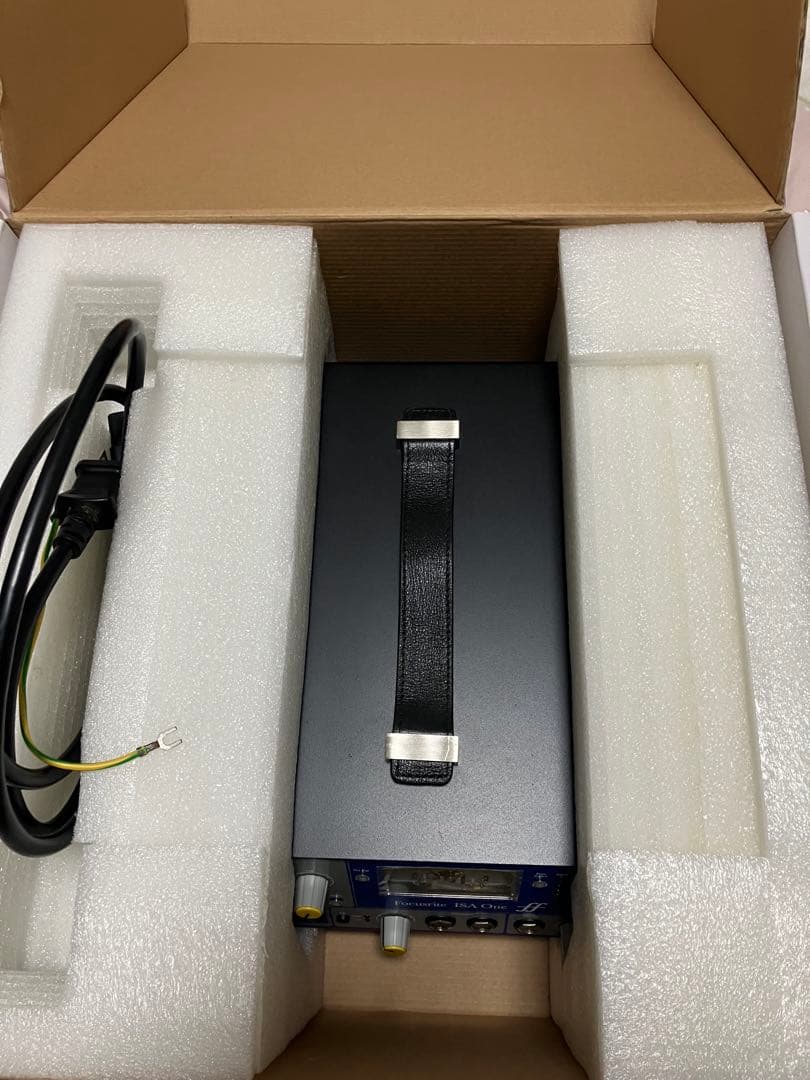 Focusrite ISA One マイクプリアンプ 本体、箱、電源