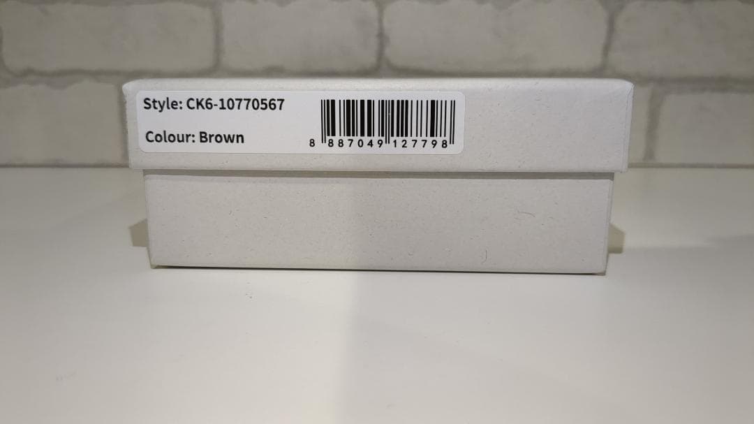 CHARLES & KEITH　ダキ　ベルトウォレット　 二つ折り財布 ブラウン