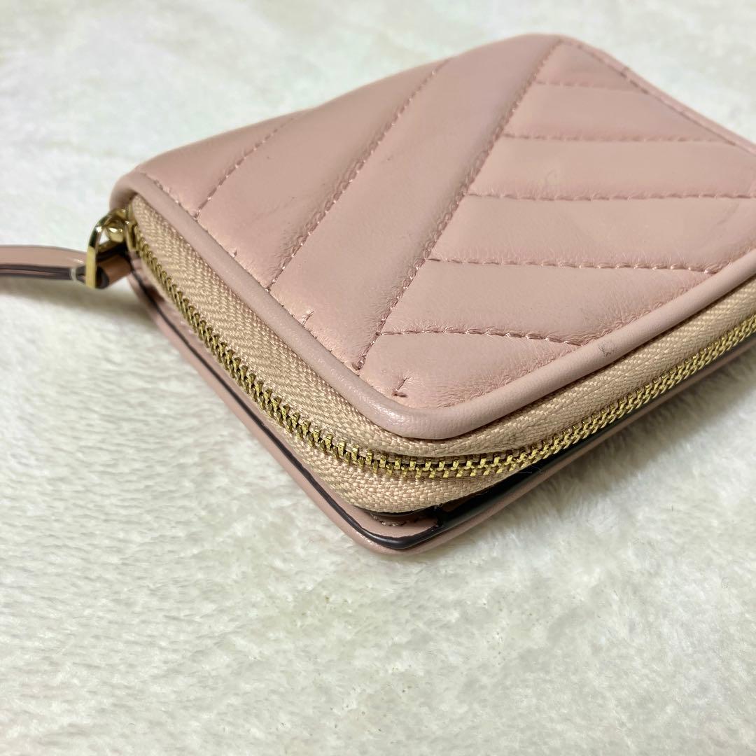 【美品】 TORY BURCH 2つ折り財布 レザー キルティング ピンク