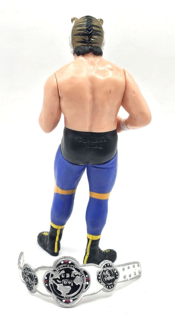 タイガーマスク　フィギュア　新日本プロレス