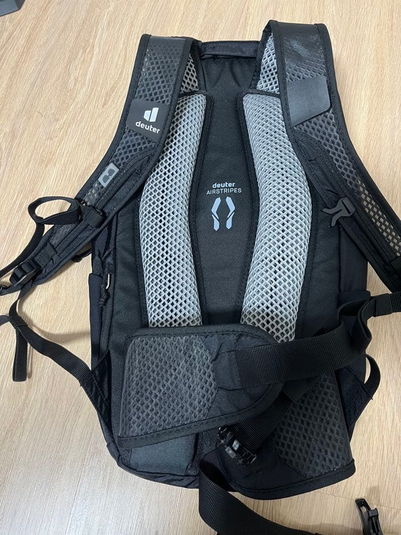 deuter RACE 16 バックパック ブラック