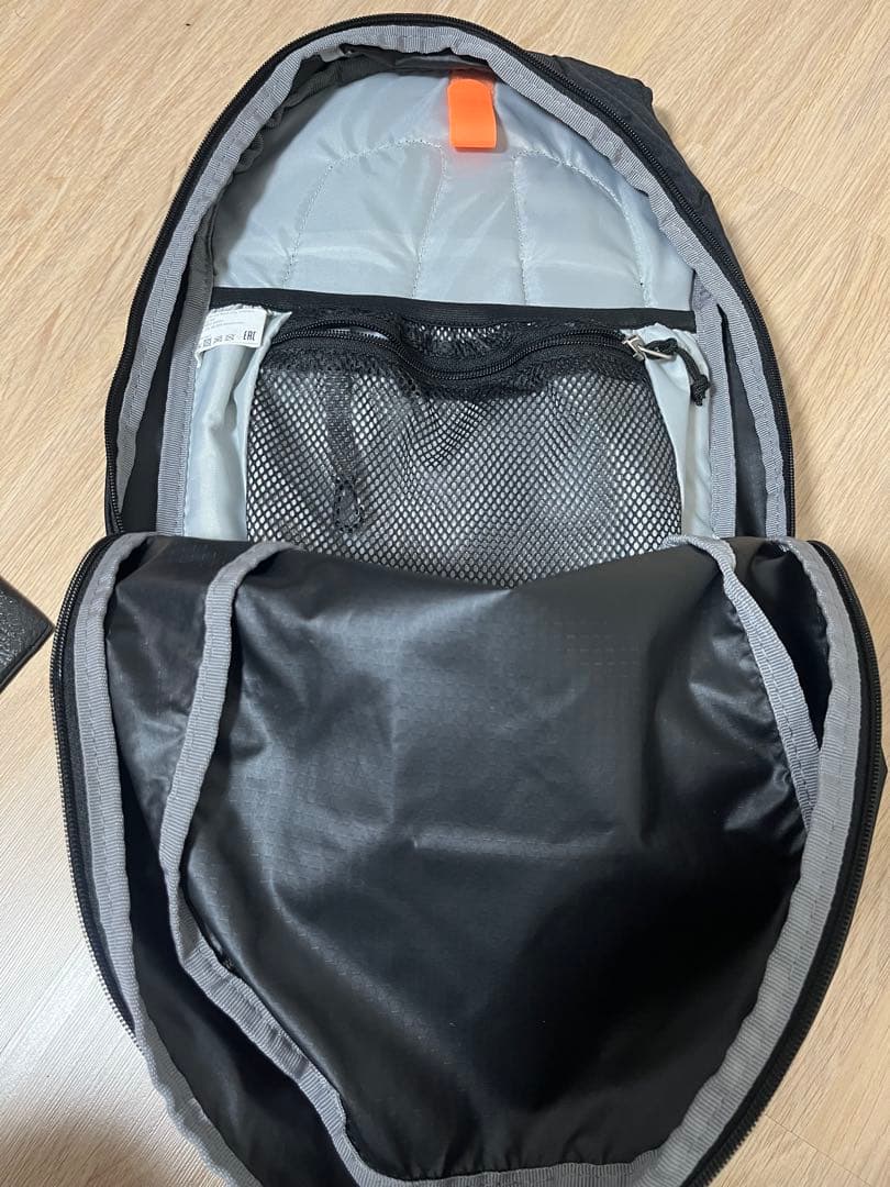 deuter RACE 16 バックパック ブラック