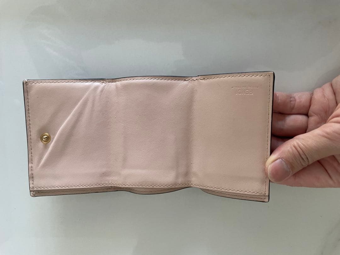 FENDI 三つ折りサイフ