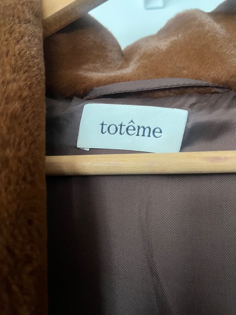 Lexi美品【totemeのエコファーコート】