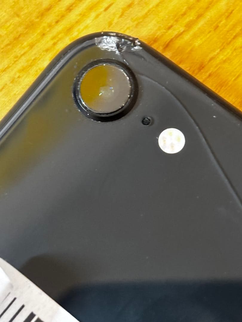 iPhone SE 2nd Gen 128GB ブラック 画面割れあり