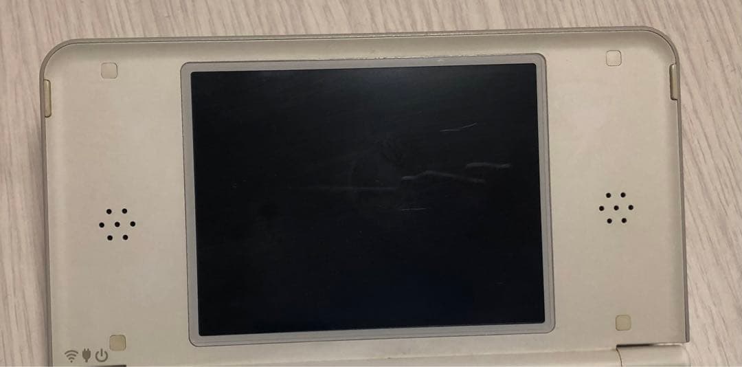 ニンテンドー　任天堂　DSi LL 本体　ナチュラルホワイト
