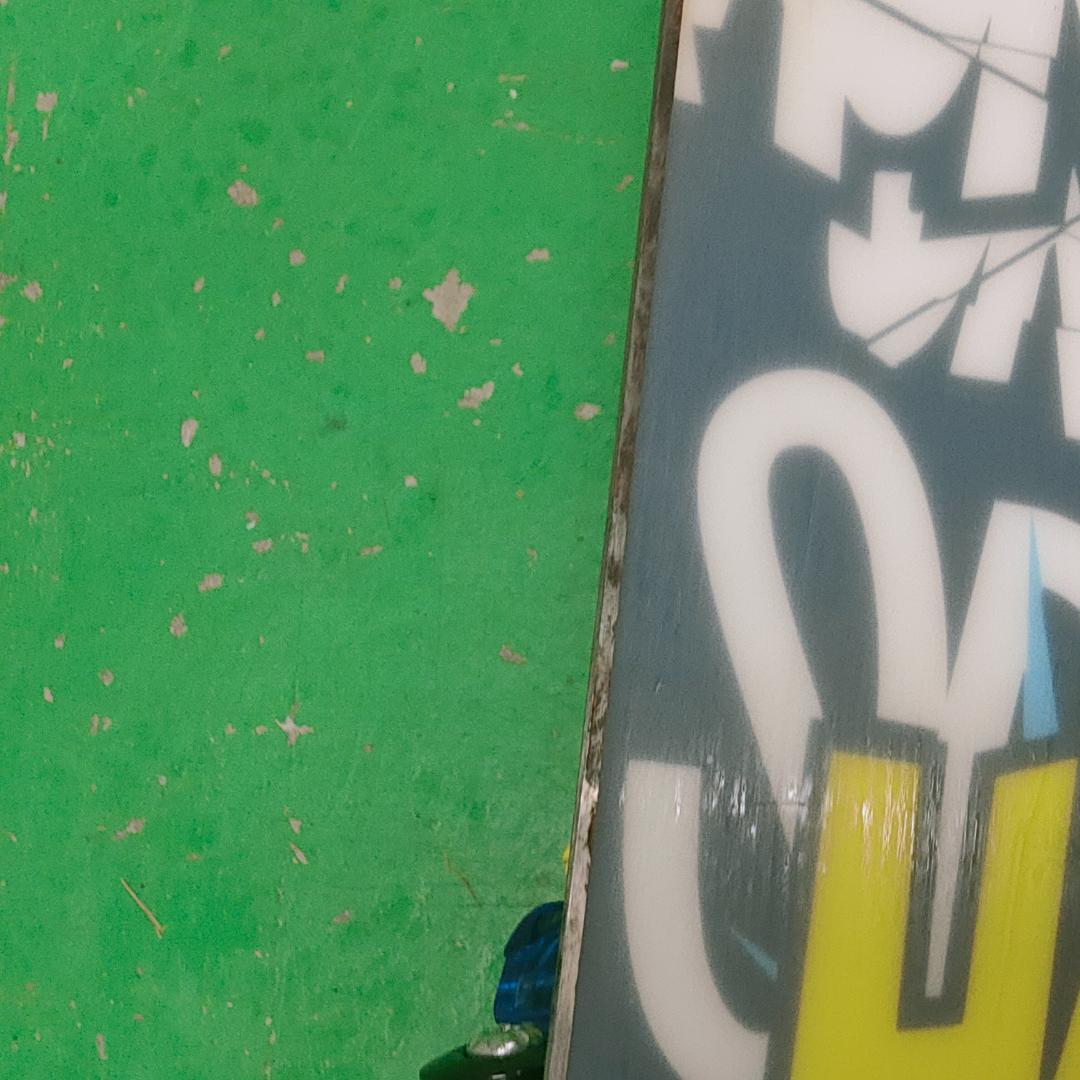 スノーボード　HEAD 110cm ジュニア用（キスマークビンディング）