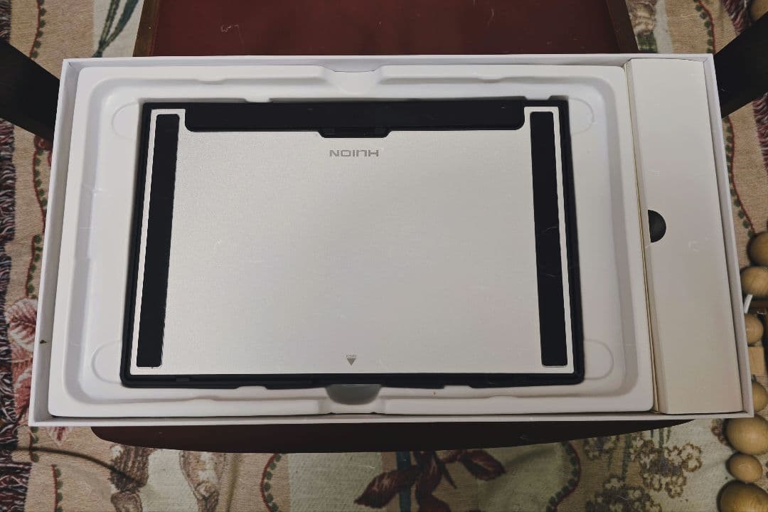 HUION KAMVAS 12 液晶ペンタブレット本体
