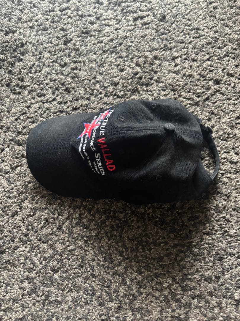 WORLD ROMANCE SERIES CAP VALLADキャップIO着用