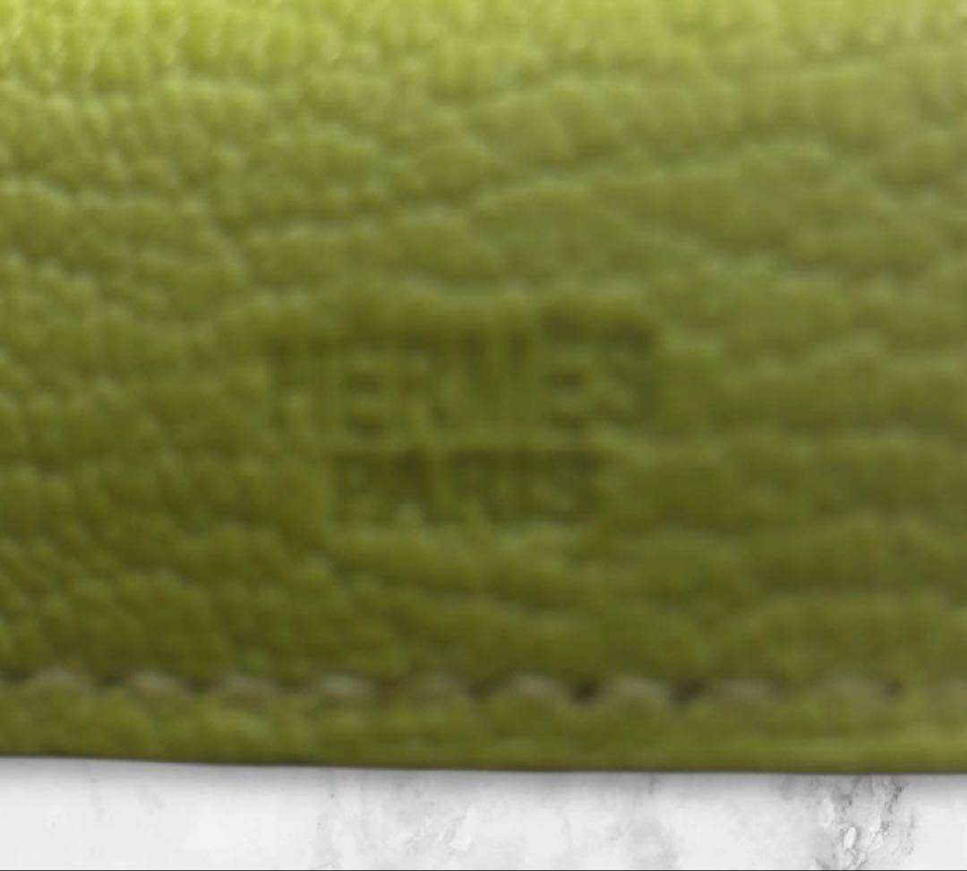 HERMES ライムグリーン パスポートケース