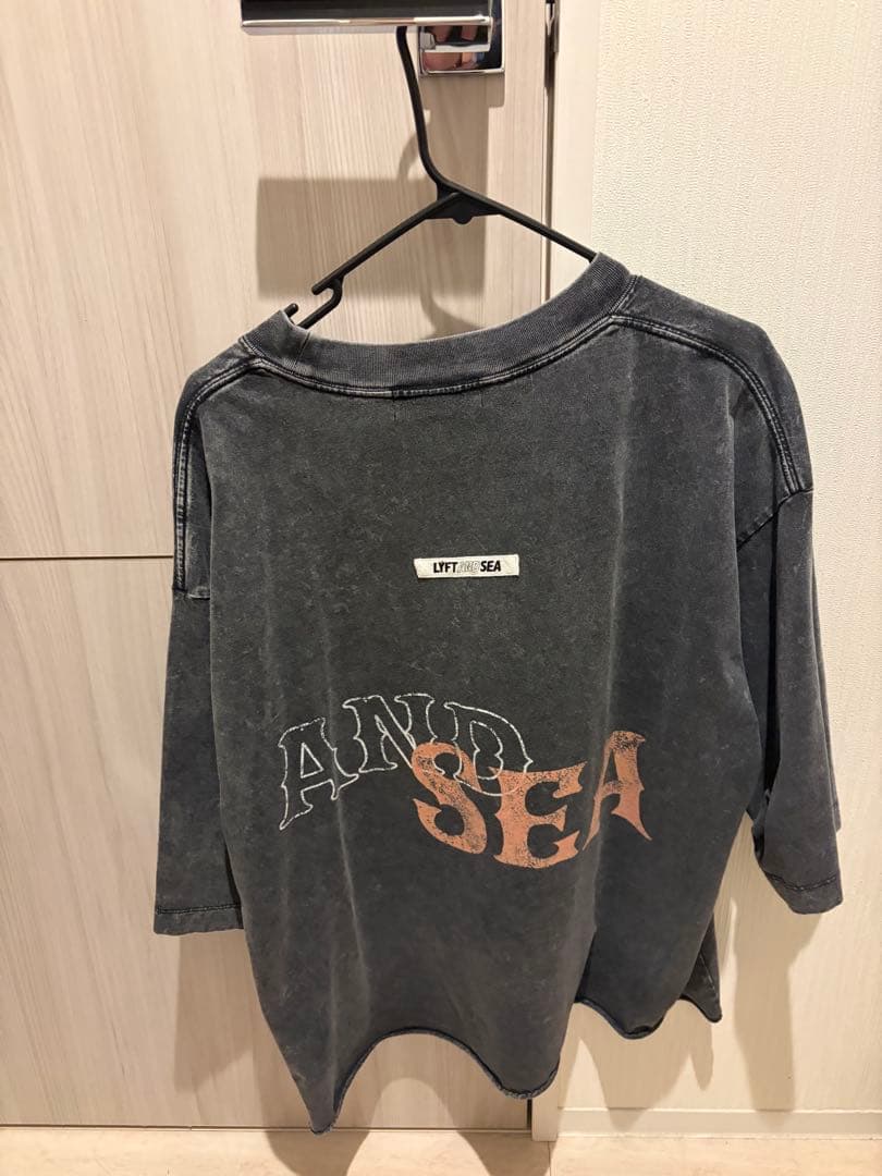 LÝFT × WIND AND SEA EXTRA BIG T-SHIRT