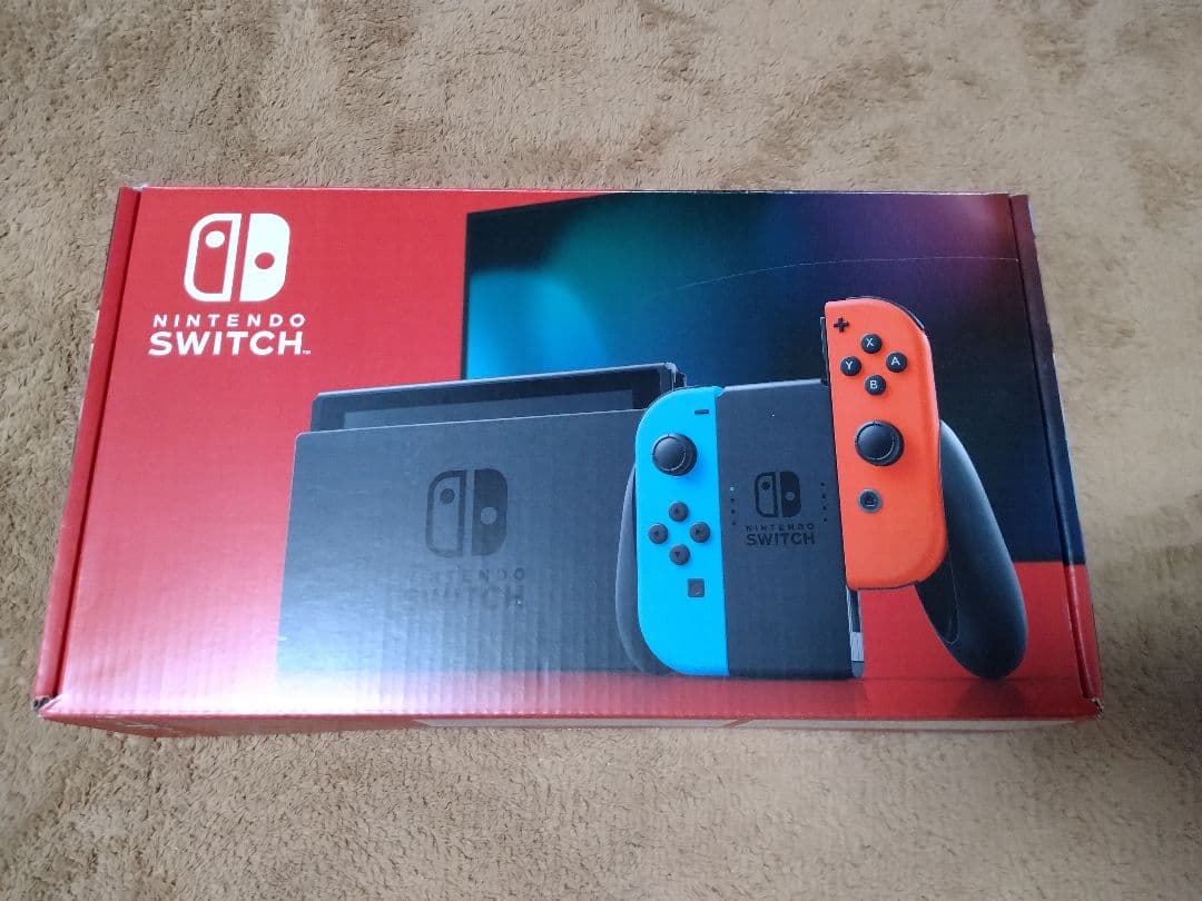 Nintendo Switch 本体、レッグバンド付き