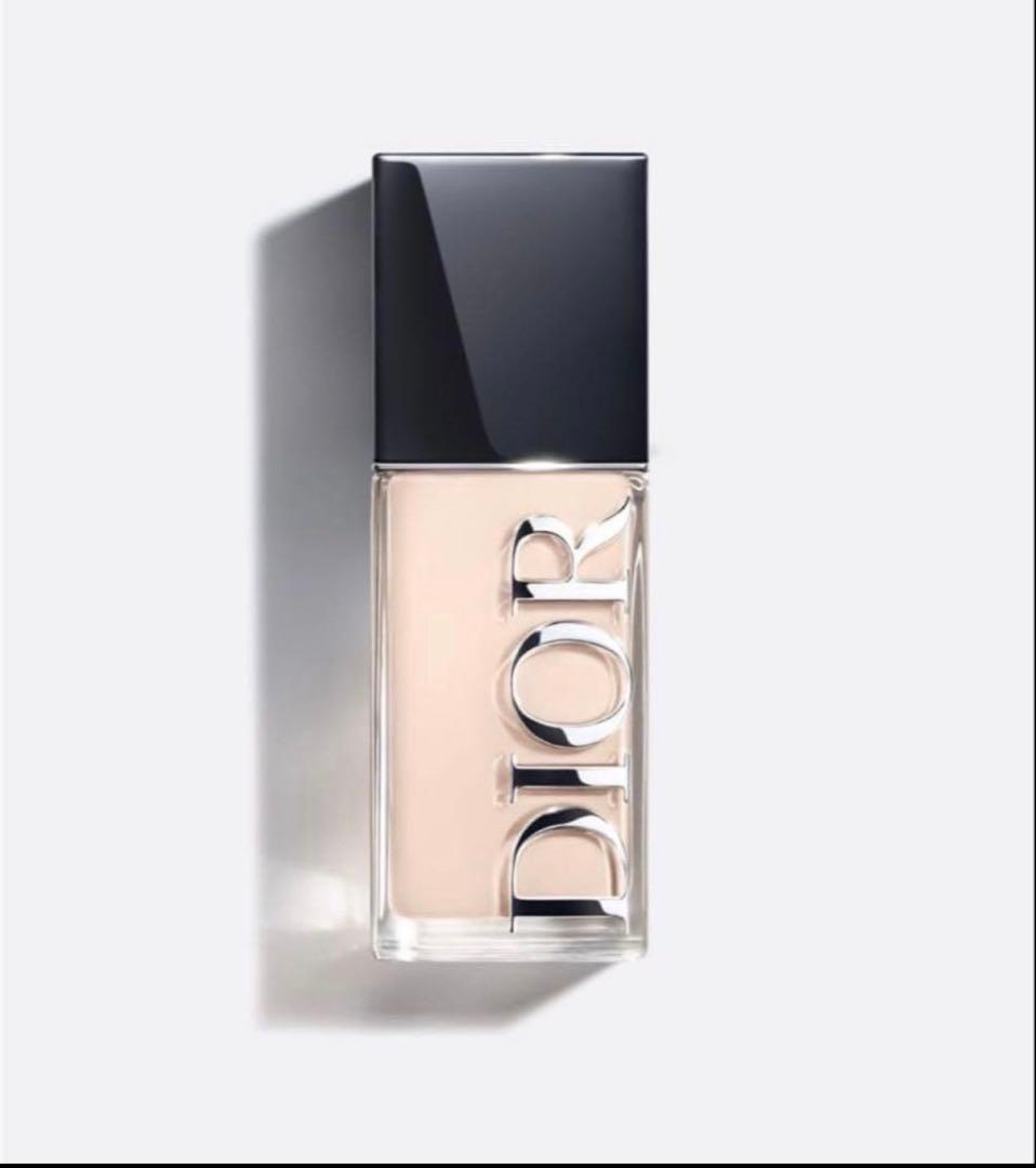 Dior ディオール　フォーエヴァーフルイドスキングロウ　00 ニュートラル