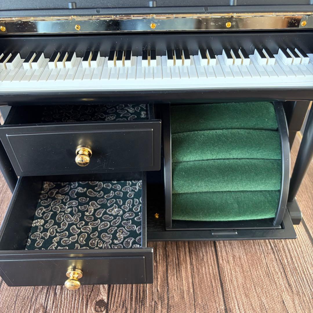 SANKYO ピアノオルゴール付ジュエリーボックス 曲：ドリカム ラブラブラブ