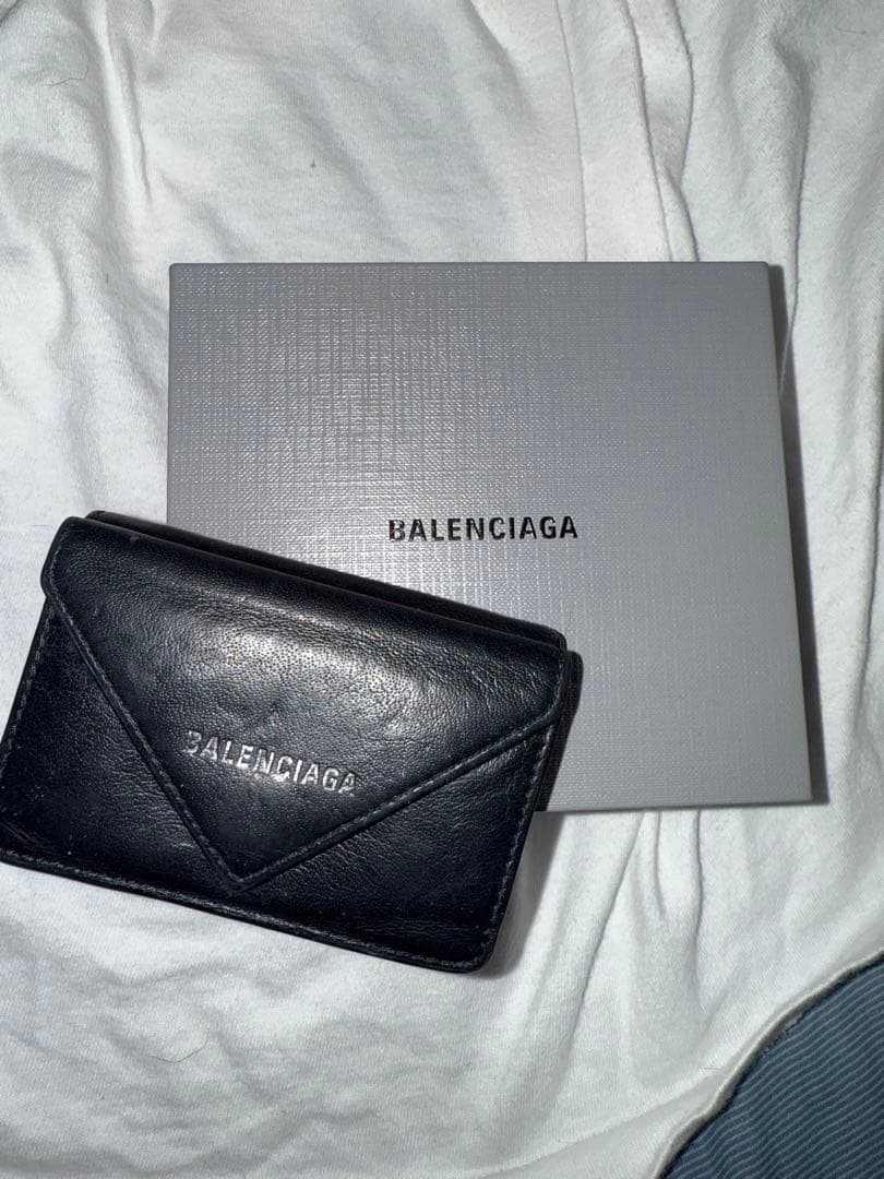 BALENCIAGA ブラックレザー 三つ折り財布