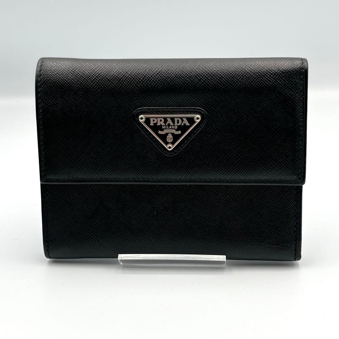 美品✨PRADA 三つ折り財布 黒　サフィアーノレザー　三角　トライアングル