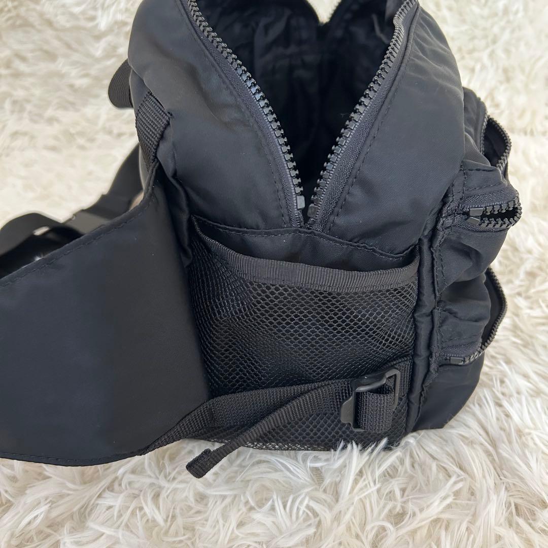 MARY QUANT マリークワント ボディバッグ ブラック 黒 ウエストポーチ
