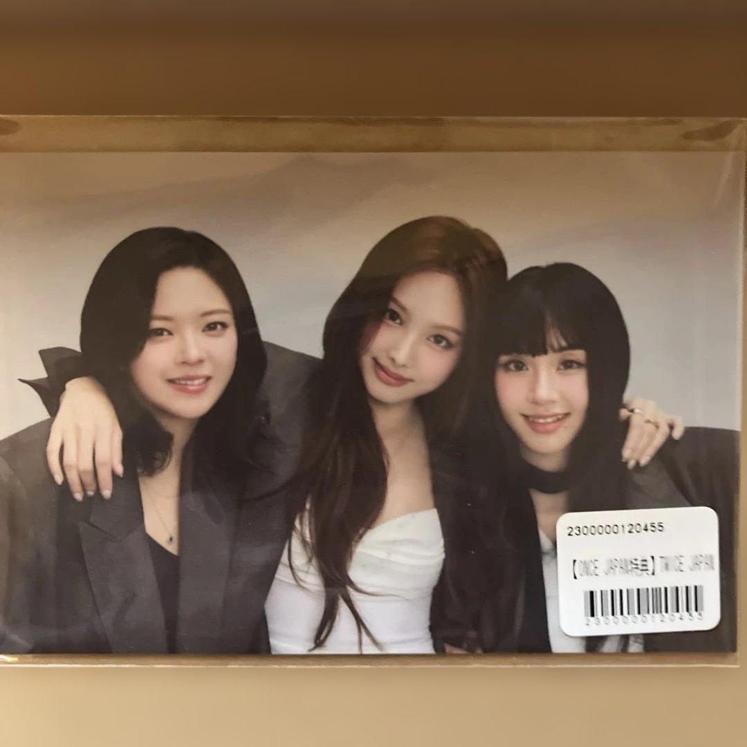 TWICE シーグリ　2026 新品未開封　モモトレーディングカード付
