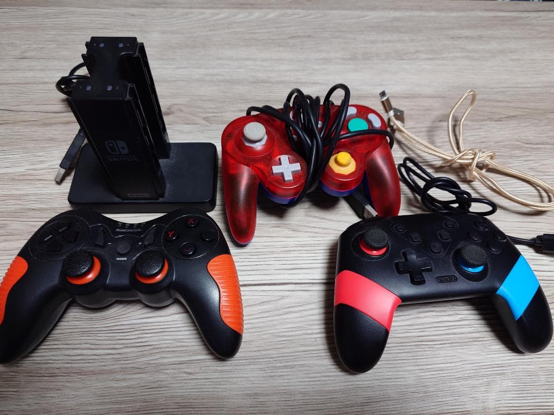 Nintendo Switch 本体 青/赤 + サード製コントローラ等セット
