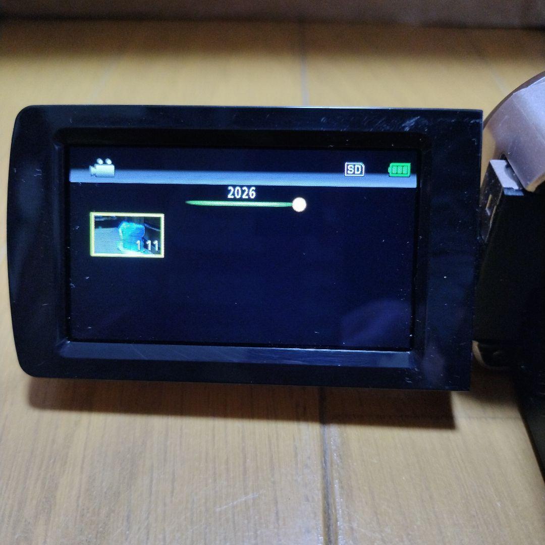 大人気Everio JVC GZ-E107 フルHD ビデオカメラ　元箱付き②
