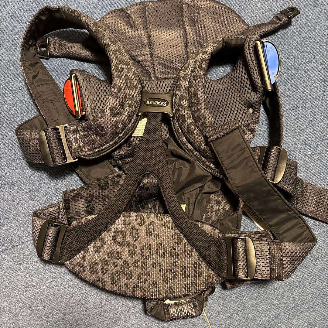 【12/16までの価格】BabyBjörn 抱っこ紐 ブラック レオパード柄