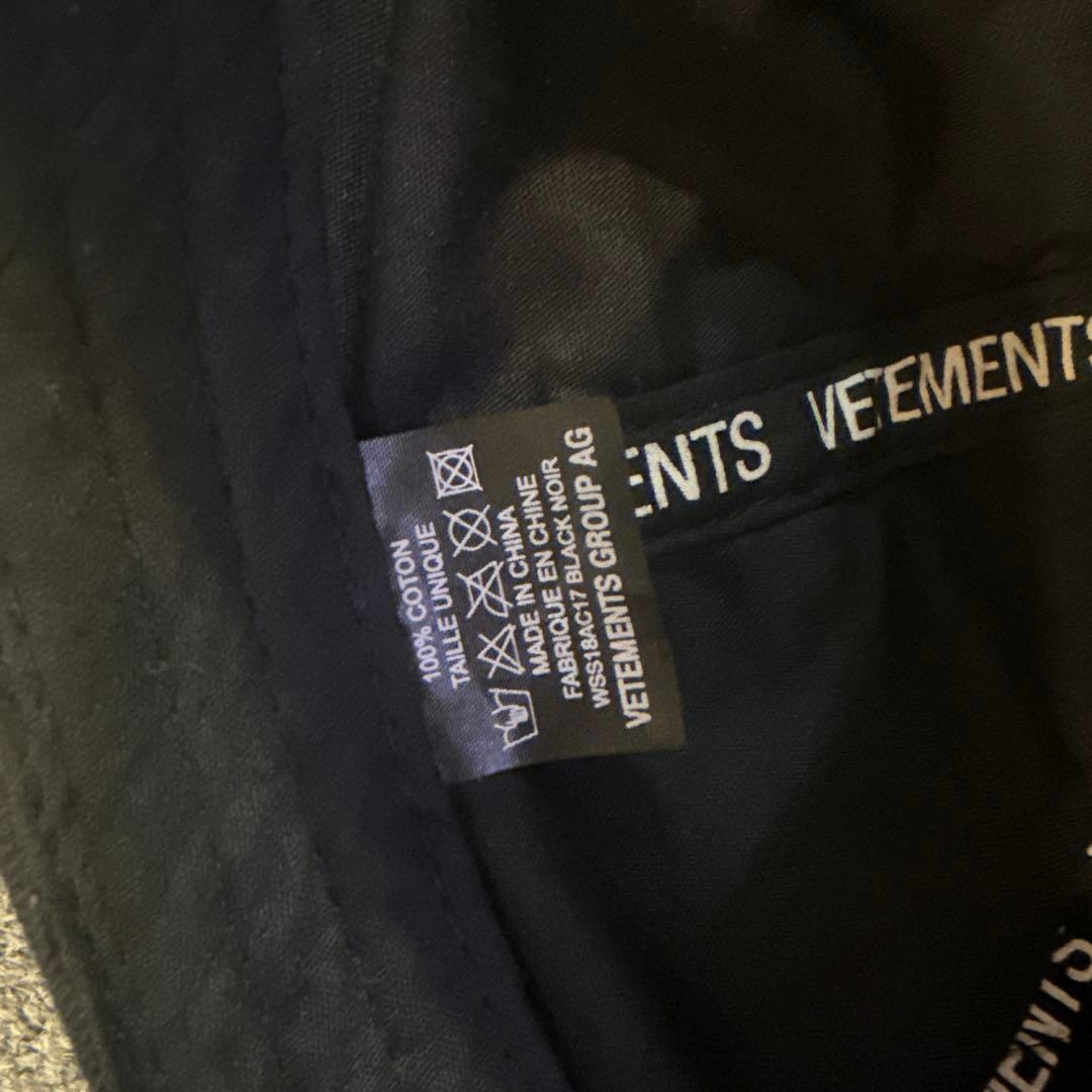 VETEMENTS ブラック　キャップ