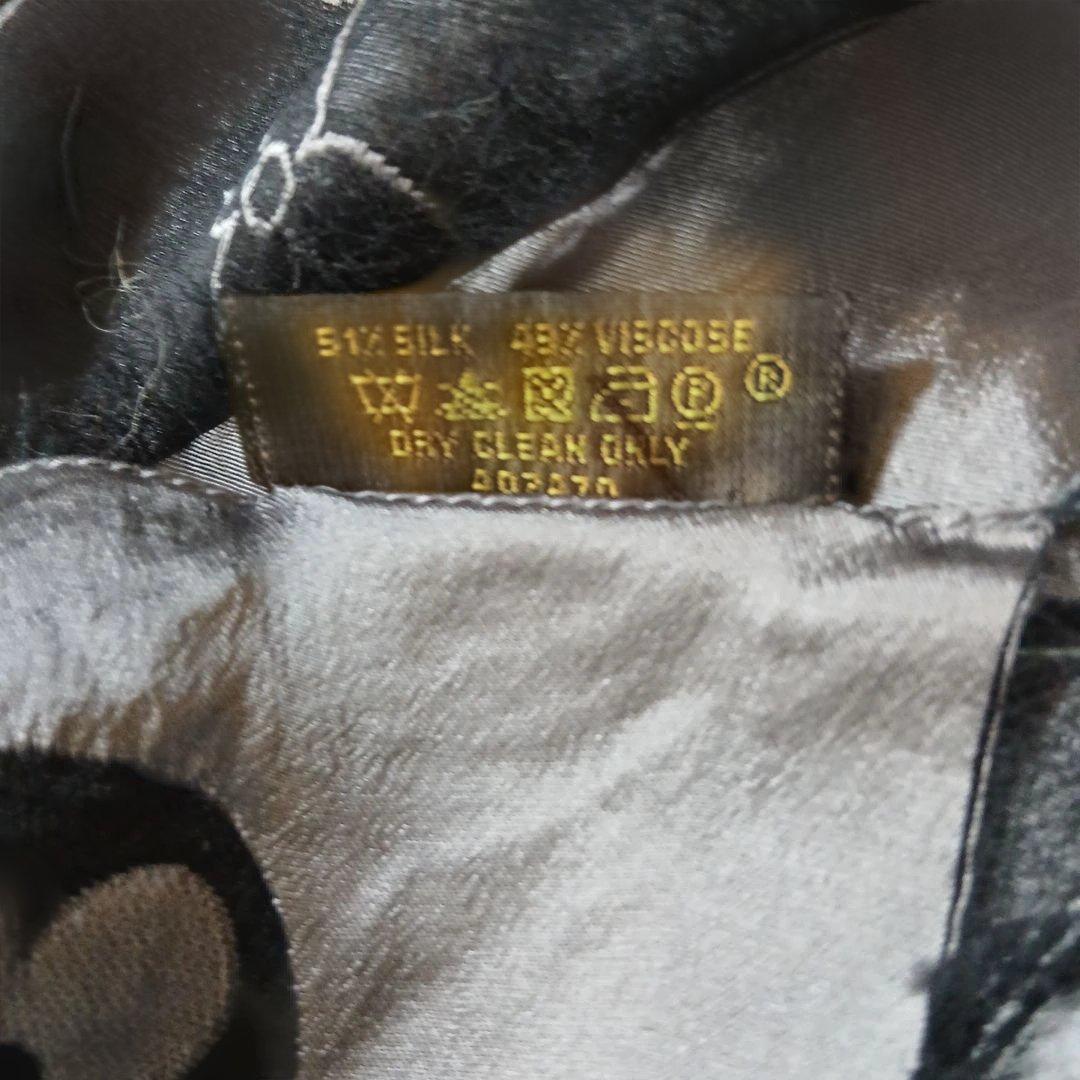 値下がり中⭐⭐ルイヴィトン⭐⭐黒 シルク混紡 スカーフ ロゴ柄 中古品⭐