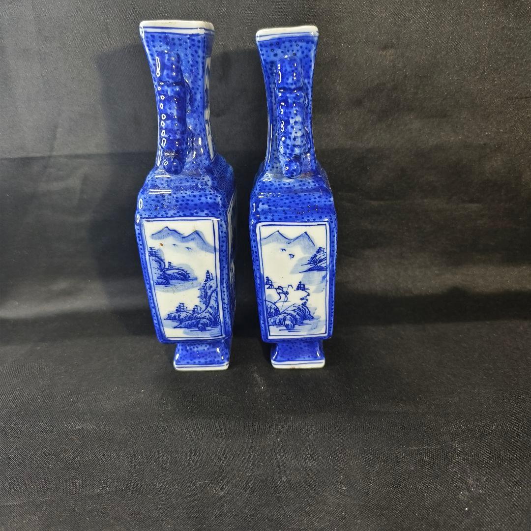 中国古美術品 青花染付双耳扁瓶一対 山水風景図 清朝骨董 手描在銘 蒐集家放出