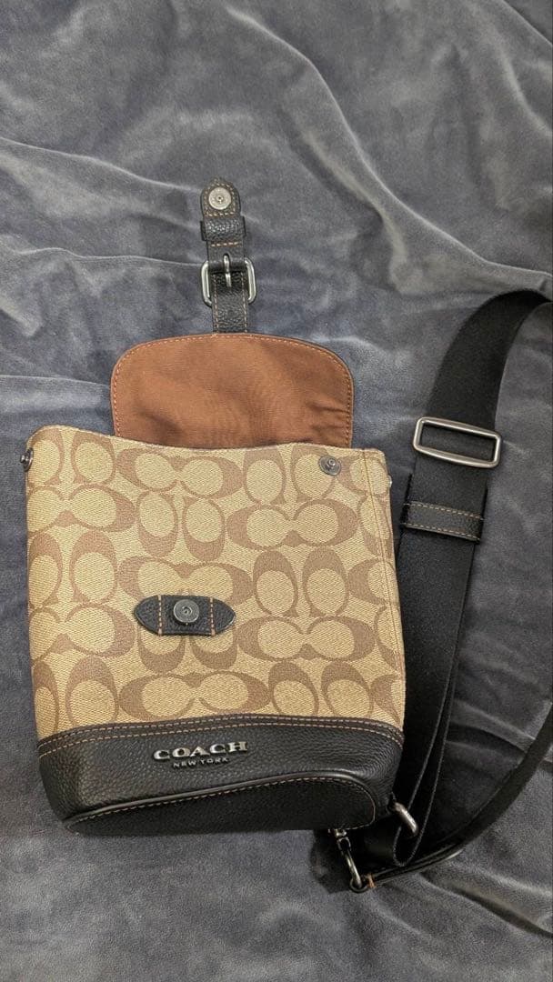 COACH　ボディバッグ　ハドソン スモール パック シグネチャー