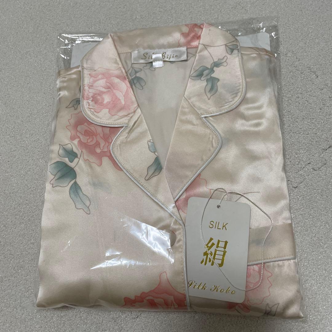 新品未使用　シルク　花柄パジャマ　L シルク工房
