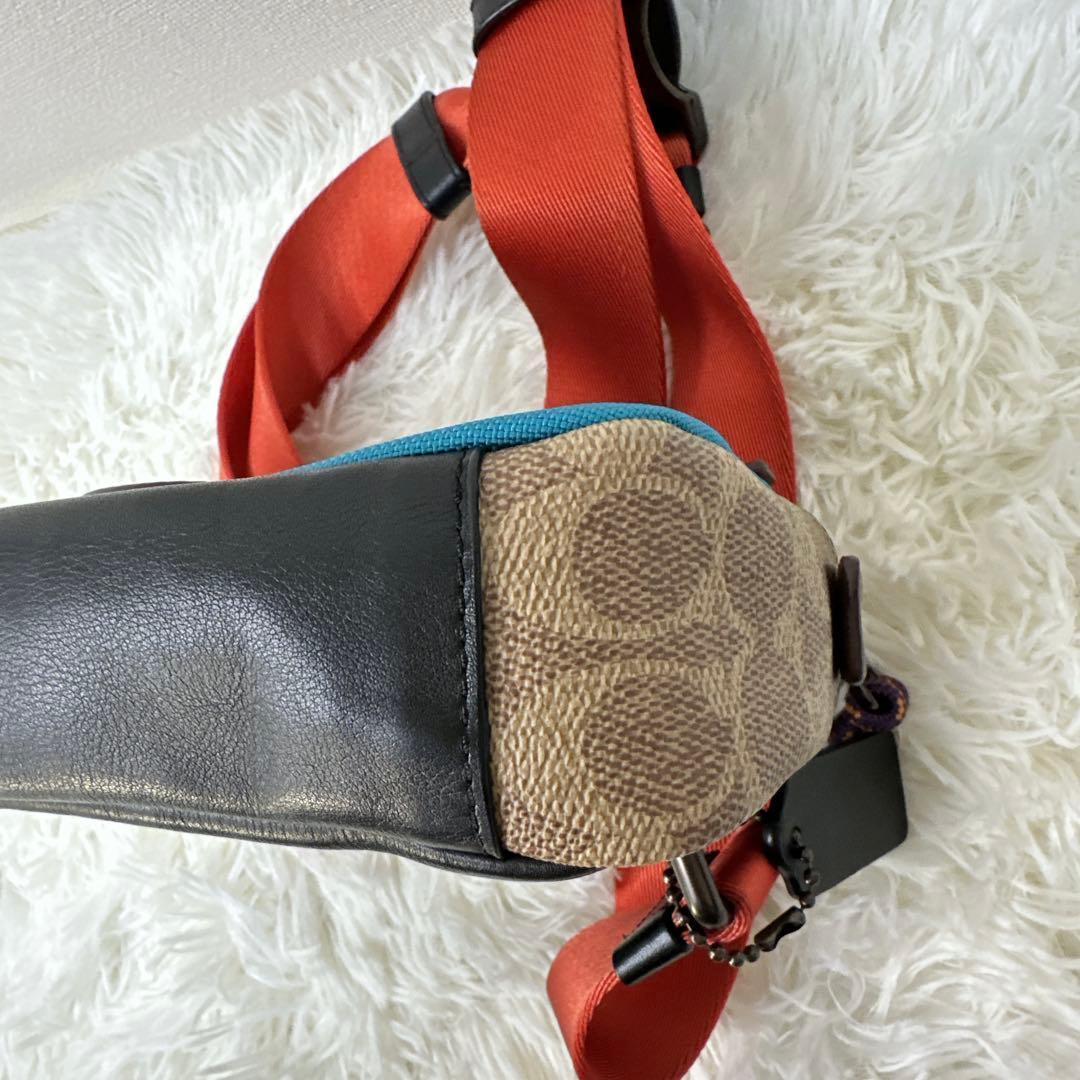 COACH ウエストバッグ シグネチャー柄 ベージュ ターコイズ 76157