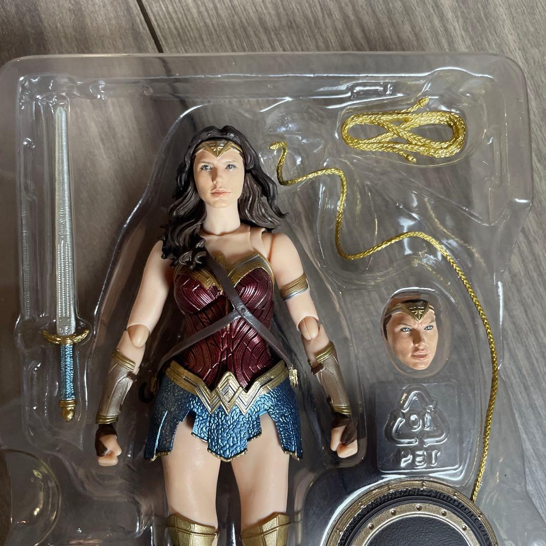ワンダーウーマン ジャスティスリーグ S.H.Figuarts 3395