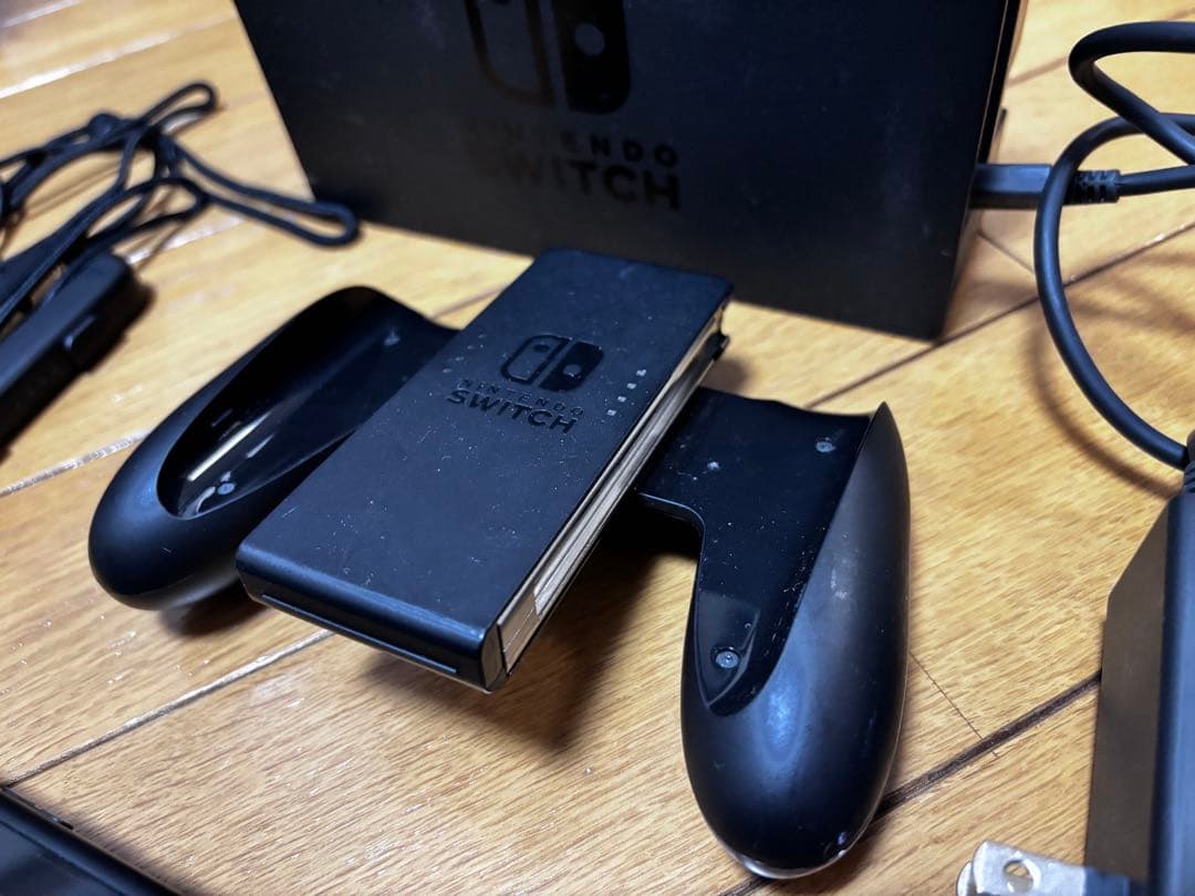 Nintendo Switch 本体 Joy-Con ケース付