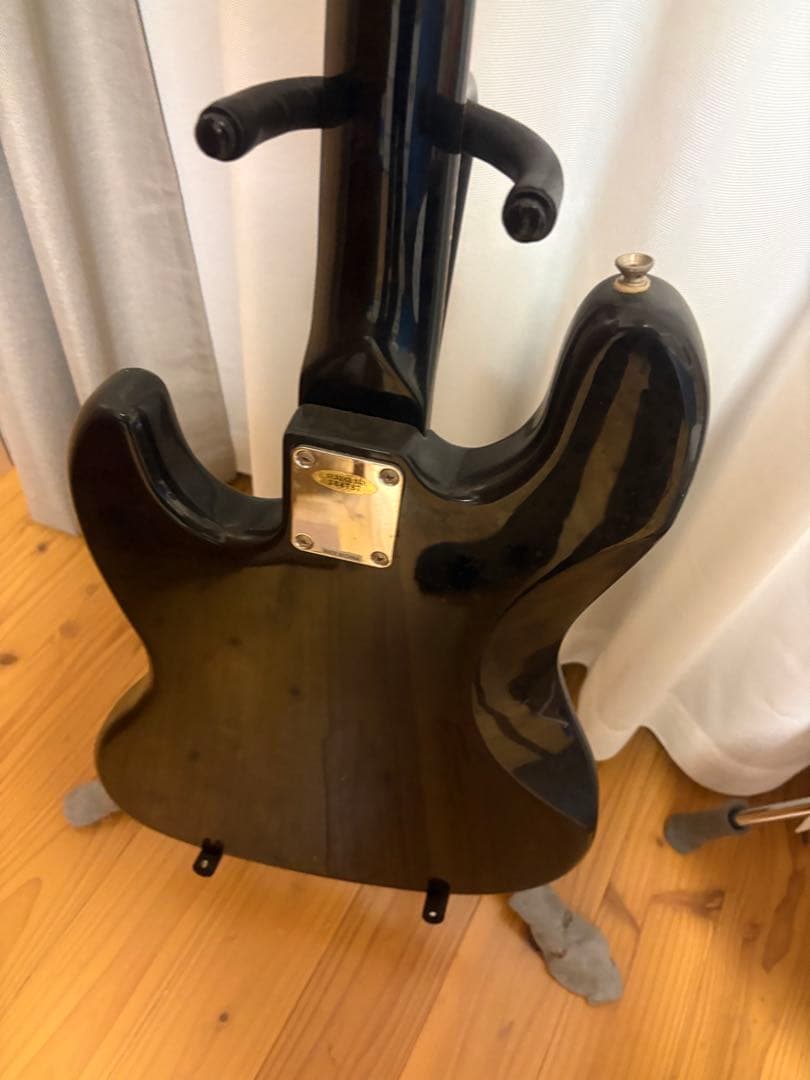 Busker's（バスカーズ）ベース　ジャズベース　シールド、ピック付属