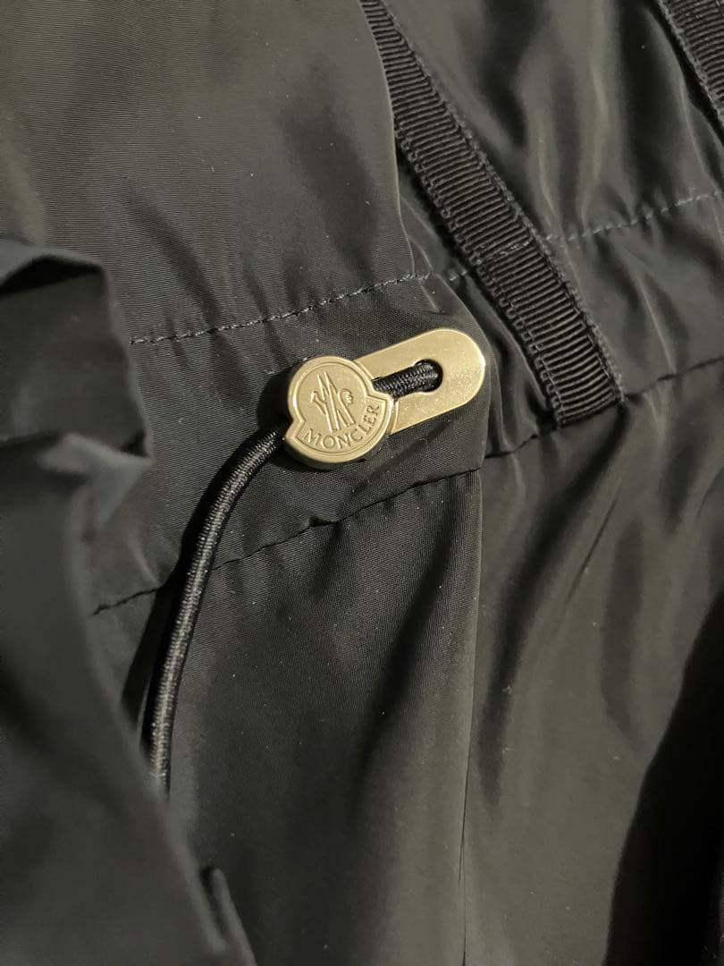 Moncler モンクレール　フリルの素敵なスプリングコート