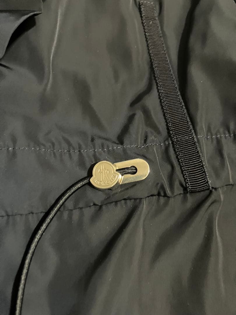Moncler モンクレール　フリルの素敵なスプリングコート