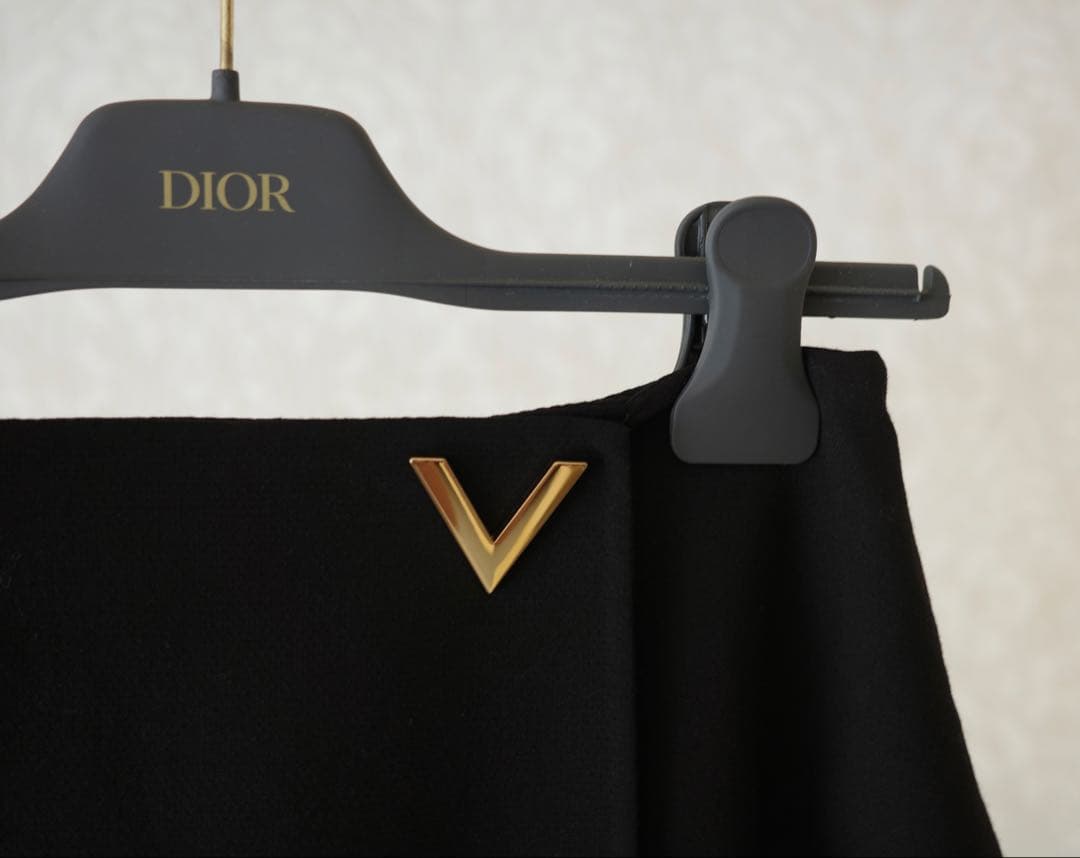 VALENTINO ヴァレンティノ 人気Vロゴ フレアスカート ブラック