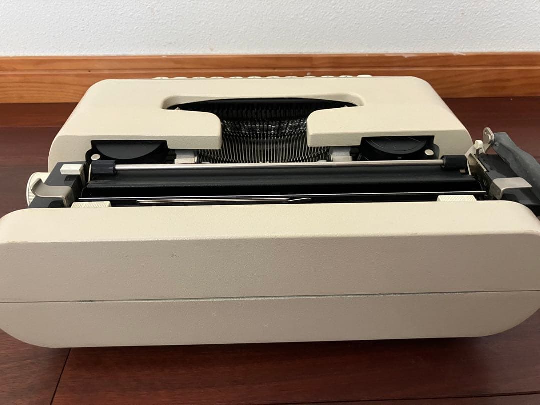 動作確認済み Olivetti オリベッティ Lettera 35 タイプライタ