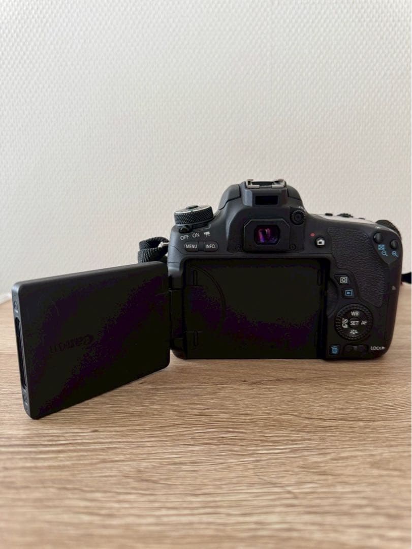 【美品】Canon EOS 8000D 新品レンズキット / すぐ使えるセット