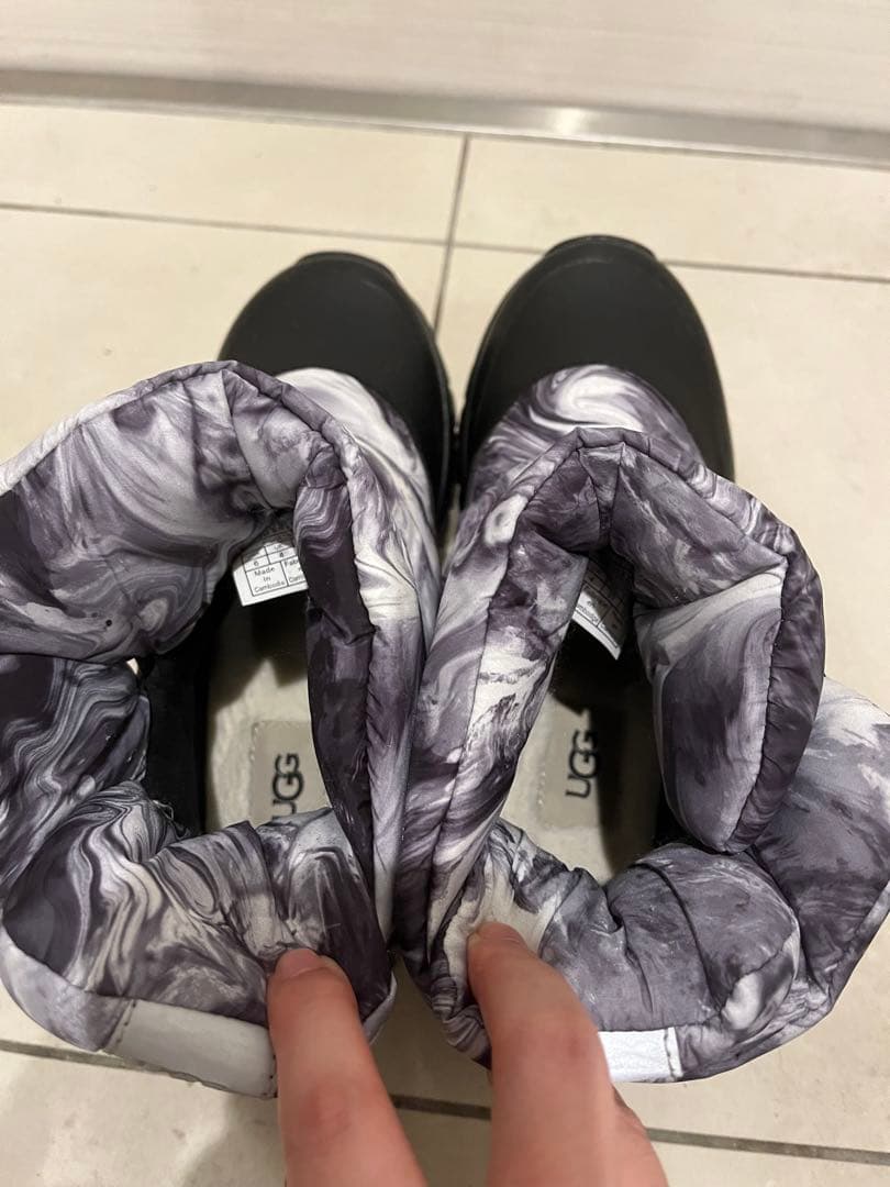 UGG Yose Puff Marble ブラック　23センチ