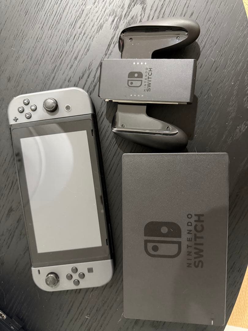 Nintendo Switch 本体とドック