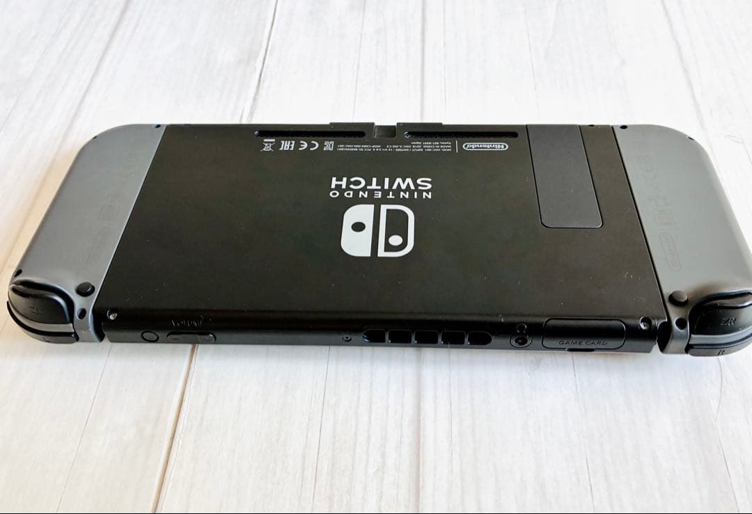 Nintendo Switch 　本体　ブラック　グレー　キャリングケース