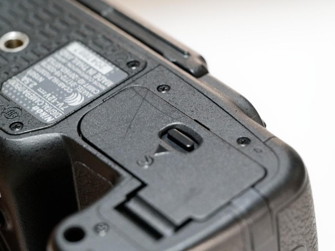 【撮影枚数 16466枚】Nikon D500 ボディ 付属品あり 薄傷あり