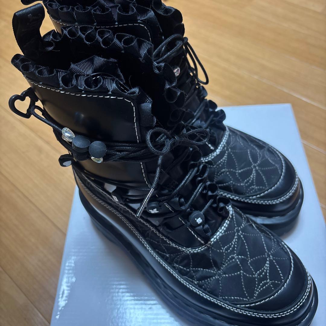 Dr.Martens/JADONFRRILL8ホールブーツフリル付き厚底未使用品