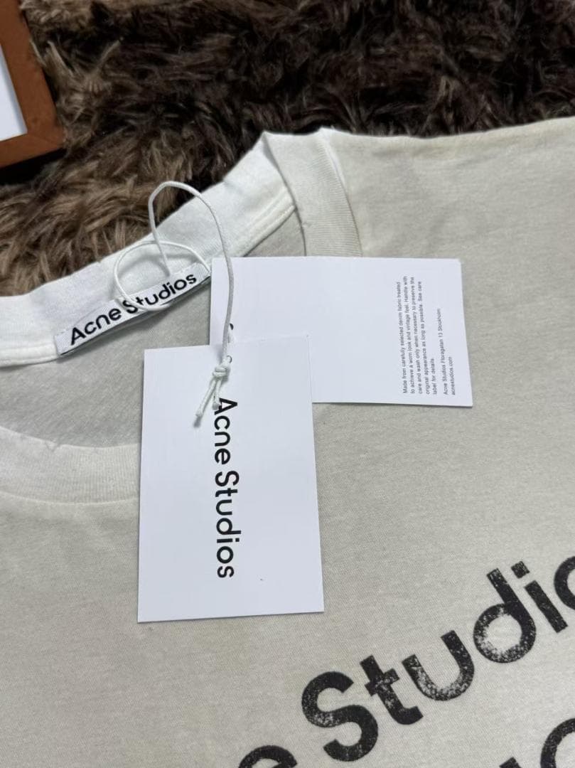 Acne Studios アクネストゥディオス　tee