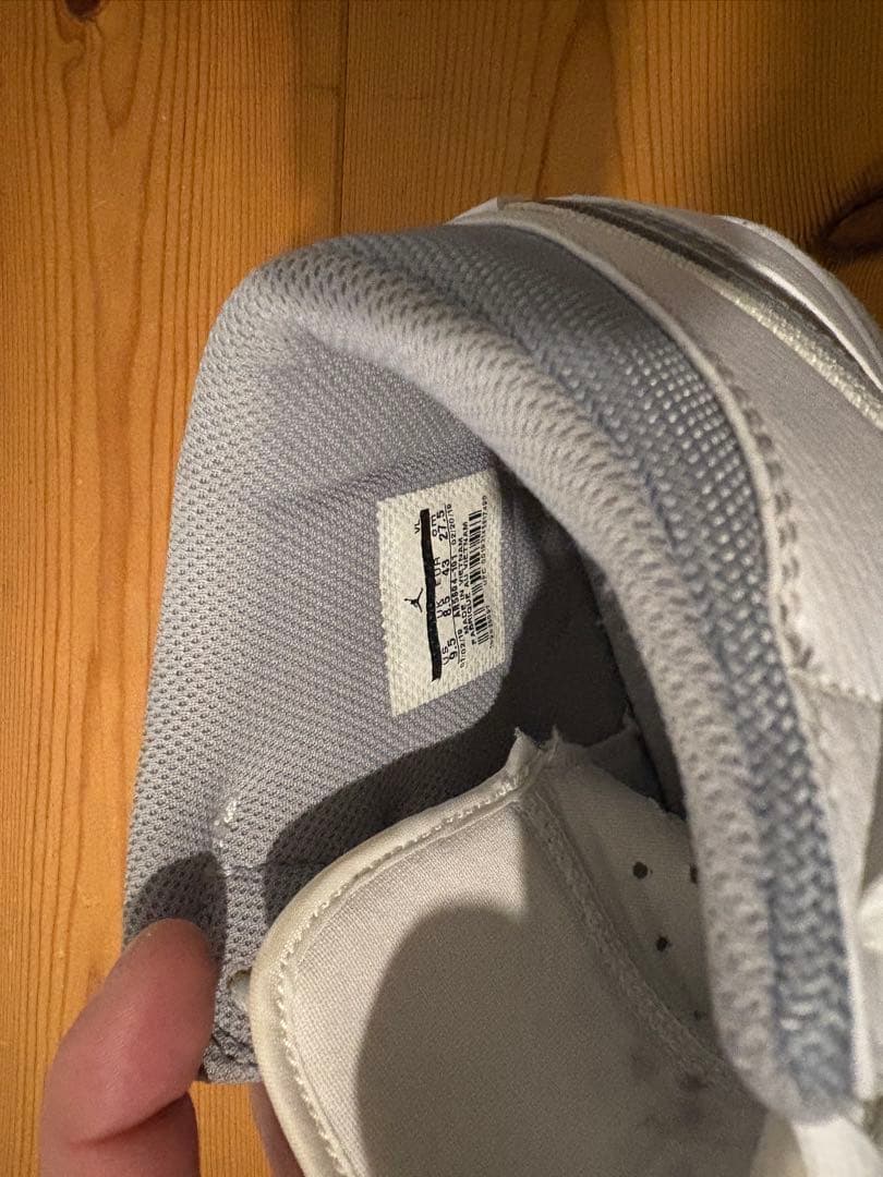 Nike Air Jordan スパイク ホワイト/グレー