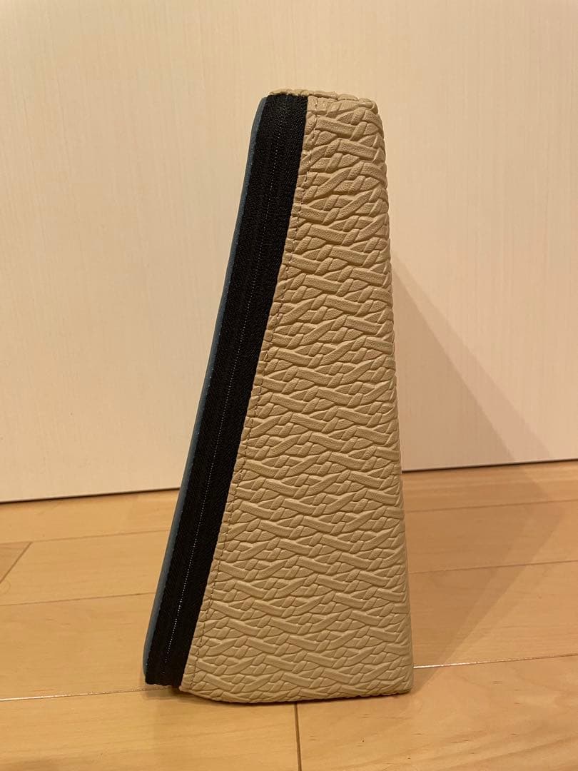 サンテプラス　フレックスクッション　ヨガ　ストレッチ
