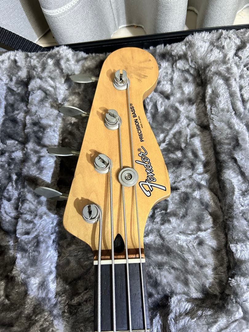 fender プレシジョンベース　指板ブラック加工