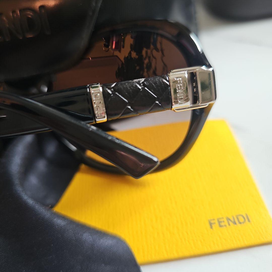 FENDI ラウンド型サングラス ブラック