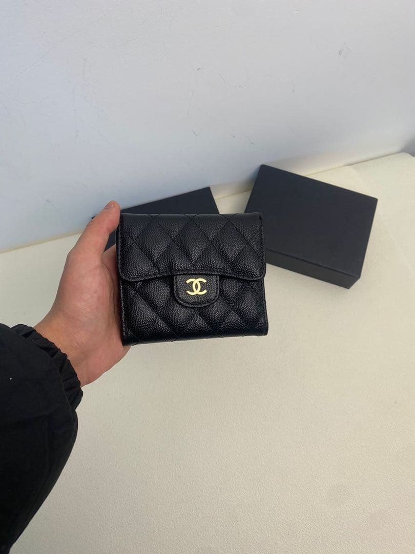 CHANEL 三つ折り財布　ブラック